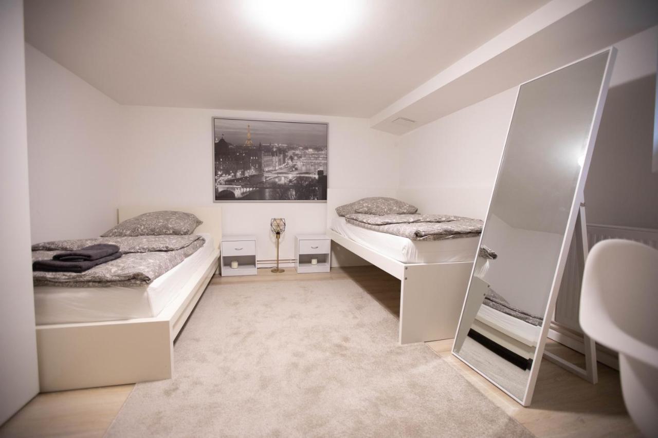 80Qm - 4 Rooms - Private Parking - Keller-Basement - Mallibase Apartments Hannover Eksteriør billede